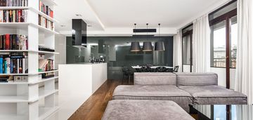 Komfortowy apartament w świetnej lokalizacji.4 pok