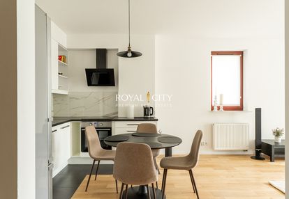 2 pokojowy apartament na powiślu z loggią.