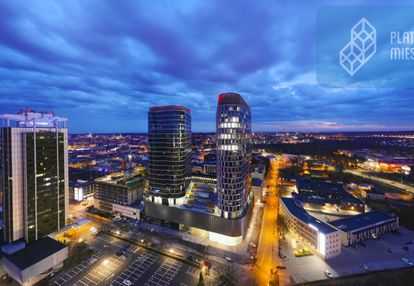 2 pokoje w nowoczesnym wieżowcu w centrum