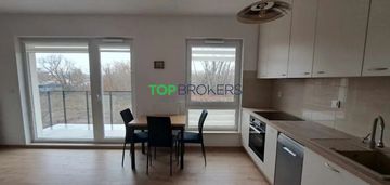 Wygodne 3 pokoje, duże okna, garaż