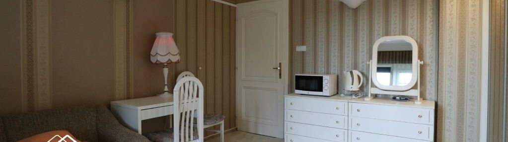 Pokój z aneksem plus wspólna kuchnia i łazienka