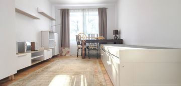 3 pok / biskupin / balkon