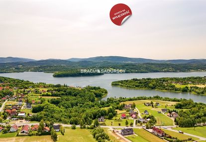 Dom z widokiem na jezioro dobczyckie.