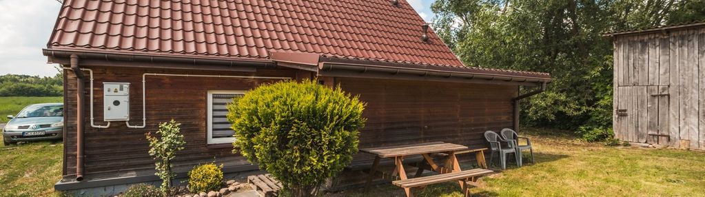 Siedlisko z solidnie wykonanym domem.