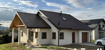 Nowy dom w czańcu z widokiem na góry