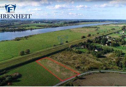 Uzbrojona działka budowlana przy wiśle. lot dronem