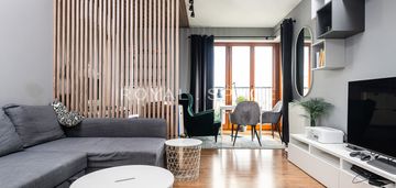 Przytulny apartament z osobną kuchnią