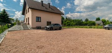 12-pokoi, 12-łazienek, 3-kuchnie, parking, rybitwy