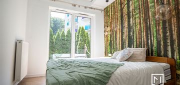 2 pokoje na wynajem z tarasem i garderobą