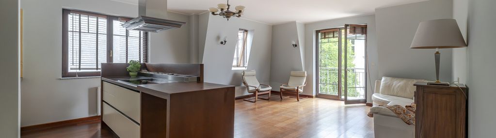 Sopocka oaza – dwupoziomowy apartament przy plaży