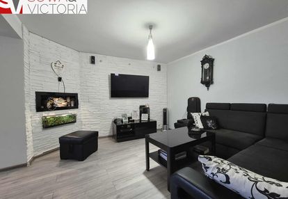 Dwa poziomy i niezależne wejście w centrum.