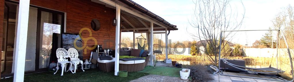 Piękny dom z dużą działką - cisza - spokój..