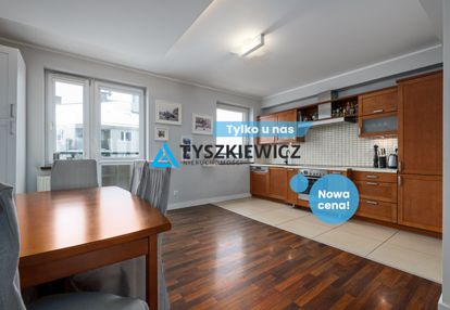 Ustawne dwa poziomy wśród zieleni