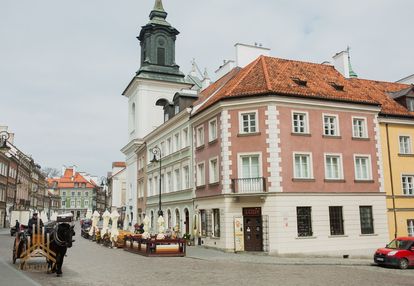 2 pokoje na warszawskiej starówce w kamienicy