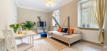 Studio 34,5m2 w kamienicy, praga, mała 1