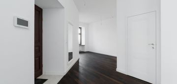 25,62 m2 - konopacka, odnowiona kamienica