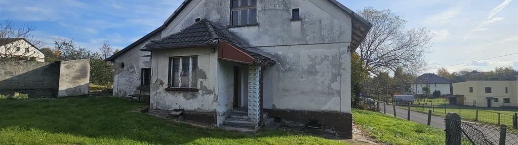 Dom skrzyszów – cisza, zieleń i szybki dojazd