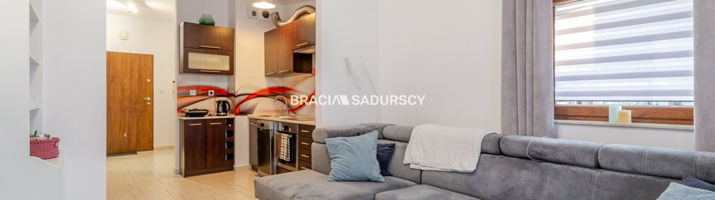 Przestronne i dobrze doświetlone / klimatyzacja