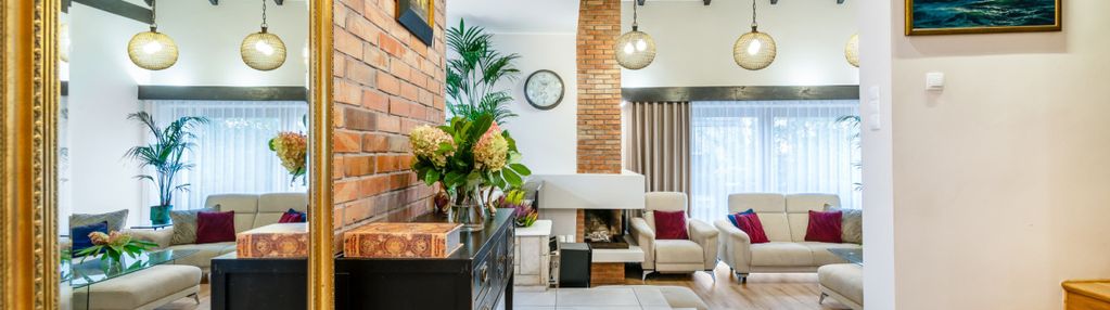 4 sypialnie, 2 łazienki dodatkowy pokój "klubowy".