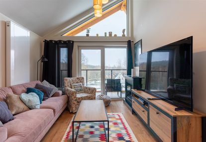 Trzypokojowy, wyposażony lokal z dużym balkonem