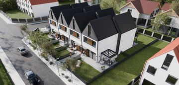 Nowy dom z pompą ciepła, ogródek 64 m2