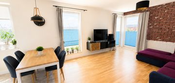 72m2, 3 pokoje, balkon, hala garażowa