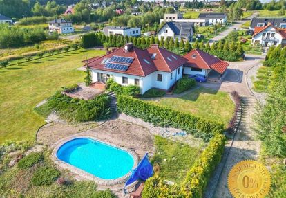 Reprezentacyjna willa z basenem, ogromnym ogrodem