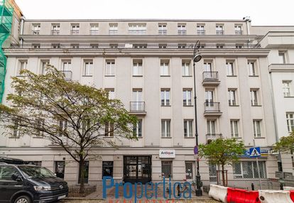 Bardzo ciche mieszkanie w kamienicy. 3,1 wysokości