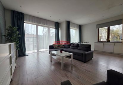 Kameralne osiedle, tereny zielone, miejsce post.