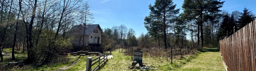 Urokliwa działka, w pobliżu las oraz rzeka nida.