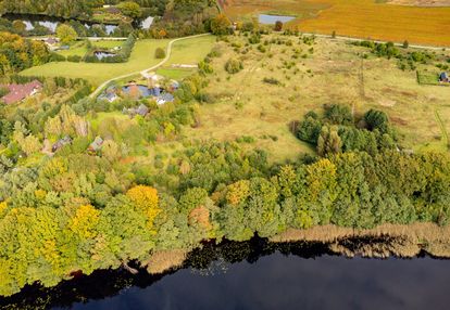 Budowlana 5488 m² z linią brzegową jeziora salino