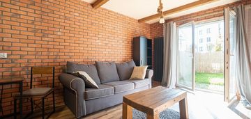 Do wejścia | słoneczne| starego dębu | ogród