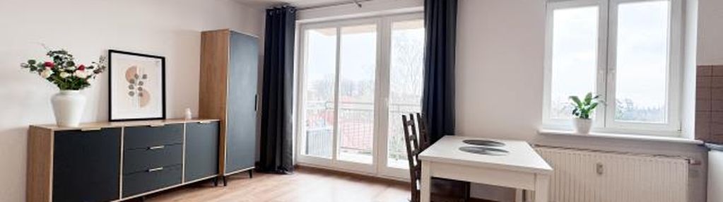 Na wynajem kawalerka z tarasem, warszewo