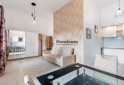 Wysokie sufity w nowym bloku.