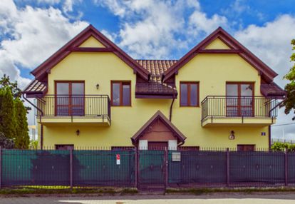 Dom przy skm – pewny najem i działalność