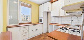 Przestronne, 4 pokojowe mieszkanie przy ul. nauczycielskiej