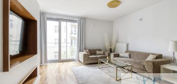 Powiśle, apartamentowiec otoczony trzema parkami