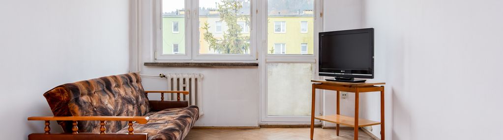 Mieszkanie w chyloni- 2 pokoje, kuchnia, garderoba