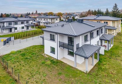 Oddany do użytku dom obok janek