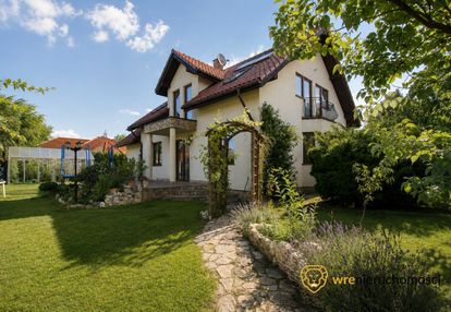 Dom z ogrodem, w cichej okolicy, z dobrym dojazdem