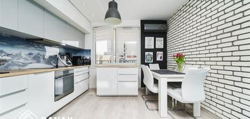 3 pokoje, balkon, miejsce postojowe