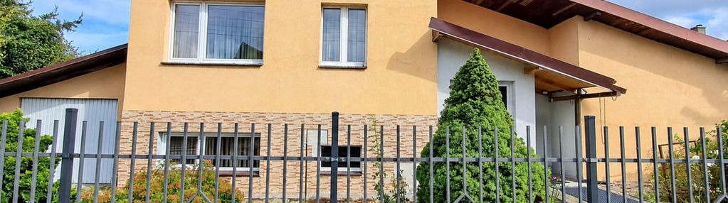 Dom dla rodziny w spokojnej lokalizacji – 5 pokoi