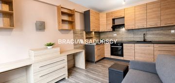2 pok| duży balkon|miejsce postojowe|ul.niebyła