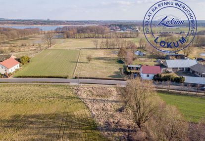 Ładna działka w otoczeniu jezior