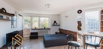 Zwierzyniecka/ 2 balkony/piwnica/miejsce  posto