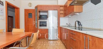 Klimatyczny dom z kominkiem i pięknym ogrodem!