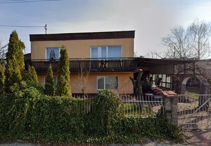 Wolnostojący dom w białych błotach