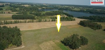 Działka nad jeziorem