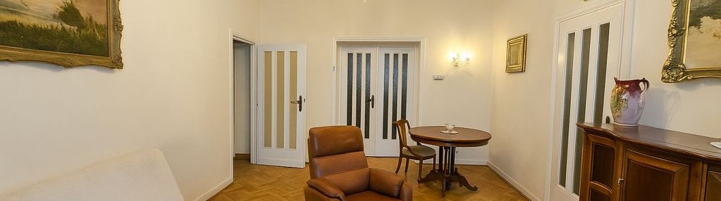 2/3 pokoje z przynależnym miejscem postojowym