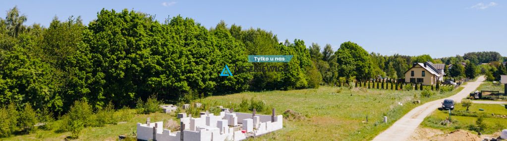 Działka 1560 m² z rozpoczętą budową